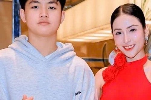 Em họ Mai Thu Huyền khoe con trai riêng học lớp 9 đã cao 1m74, có hôn nhân kín tiếng bên thiếu gia Việt kiều Đức