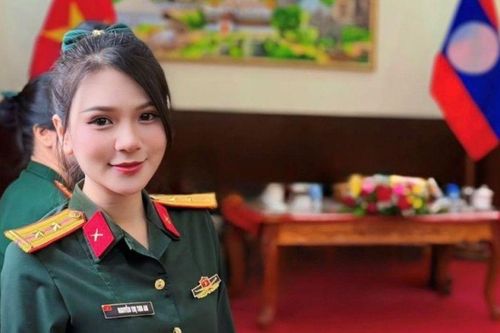 Nữ nghệ sĩ Việt gây chú ý khi mang 'Cô Đôi Thượng Ngàn' sang Lào biểu diễn