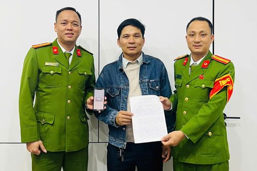 Nhận hơn 150 triệu từ tài khoản lạ, người đàn ông Quảng Trị tìm người trả lại