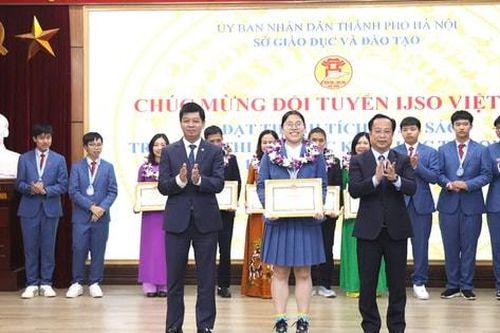 Hà Nội chúc mừng thành tích đội tuyển thi Olympic Khoa học trẻ quốc tế