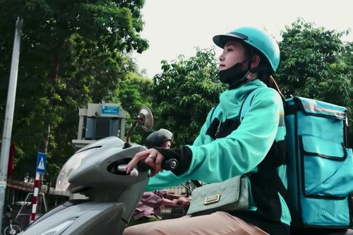 NSƯT Hoàng Hải, NSƯT Kiều Anh làm xe ôm công nghệ, shipper trong 'Gia đình trái dấu'