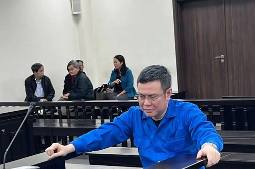 Chủ tịch công ty bán đất 'ảo' cho khách lấy tiền mua đất thật cho mình