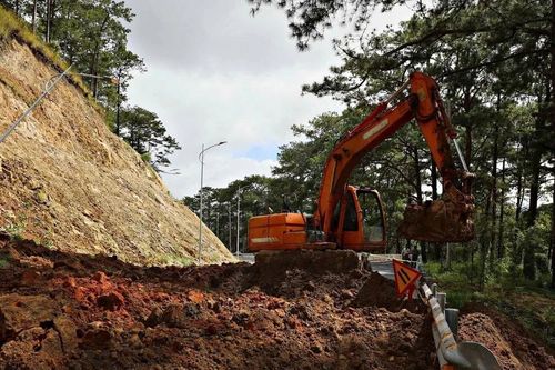 Thông xe tạm đèo Prenn lên Đà Lạt theo giờ, cấm xe tải