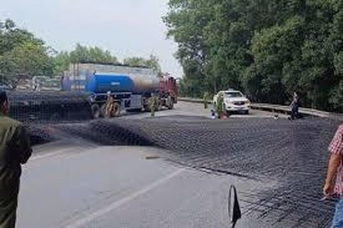 Đừng để người đi đường bị 'tai bay vạ gió'
