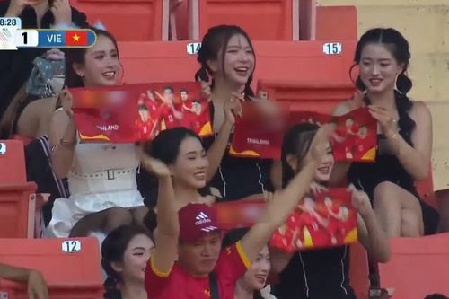 Thái Lan truy tìm nhóm 'gái xinh' quảng cáo nhà cái trận Việt Nam