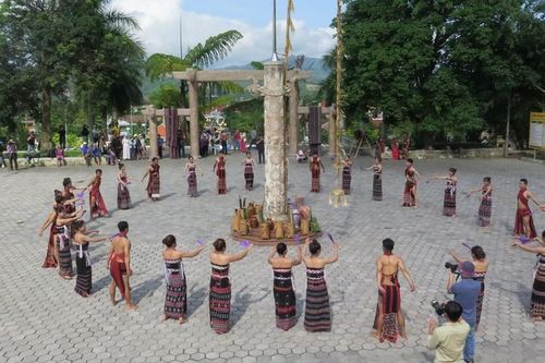 Bảo tồn và phát huy bản sắc văn hóa, thúc đẩy phát triển du lịch ở xã A Lưới 2