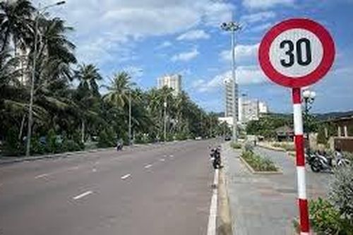 Quy định tốc độ… 'rùa bò'
