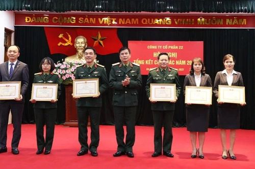 Hoàn thành tốt nhiệm vụ Quốc phòng, kịp thời cấp phát lương khô các địa phương ảnh hưởng bão, lũ
