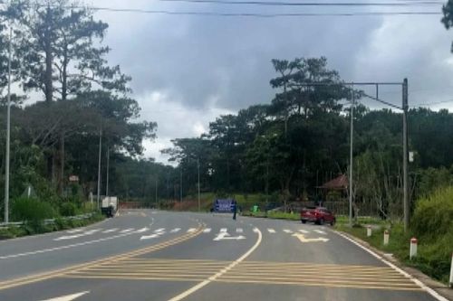 Đèo Prenn mở lưu thông tạm trong ba ngày, tiếp tục cấm xe tải do nguy cơ sạt lở
