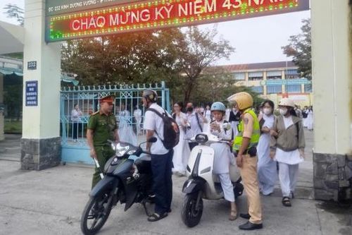 Đảm bảo an toàn, an ninh trật tự trước trường học