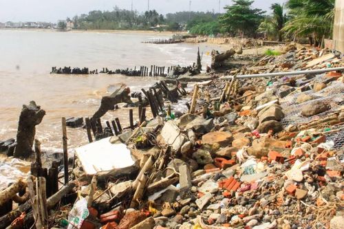 Quảng Ngãi: Triều cường xâm thực gây sạt lở bờ biển An Hải