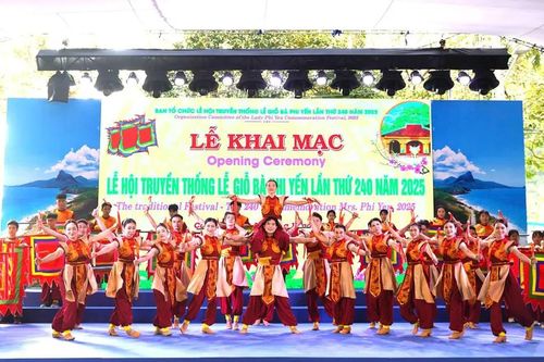 Đặc sắc lễ hội truyền thống Lễ giỗ bà Phi Yến lần thứ 240