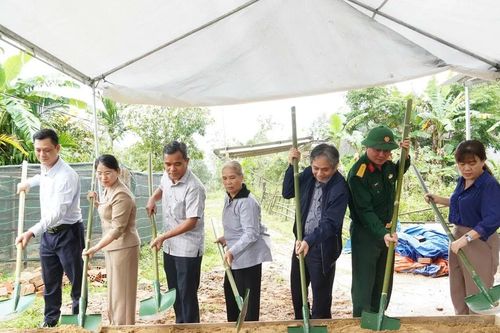 Bí thư Tỉnh ủy Quảng Ngãi yêu cầu hoàn thành nhà ở cho người dân trước Tết