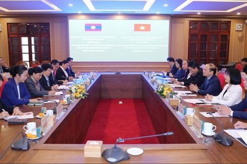 Đồng chí Trịnh Văn Quyết tiếp đoàn đại biểu Ủy ban Trung ương Mặt trận Lào xây dựng đất nước