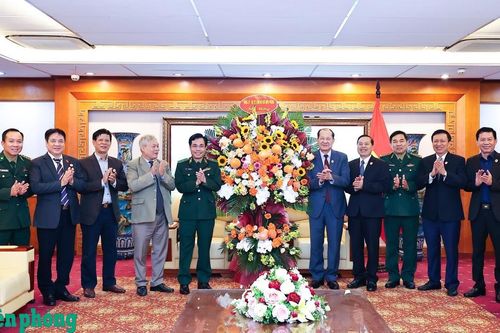 Chúc mừng Hội Cựu chiến binh Việt Nam nhân dịp kỷ niệm 36 năm Ngày Truyền thống