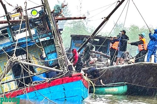 BĐBP tỉnh Quảng Trị kịp thời cứu hộ tàu cá gặp nạn trên biển