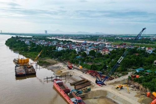 Hà Nội 'chốt' hạn hoàn thành giải phóng mặt bằng 7 cầu vượt sông Hồng