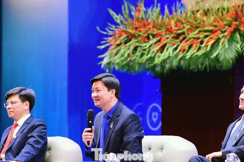 Đừng khởi nghiệp theo 'trend', hãy giải các bài toán địa phương