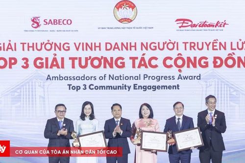 Báo Đại đoàn kết tổ chức thành công chương trình 'Vinh danh Người truyền lửa'