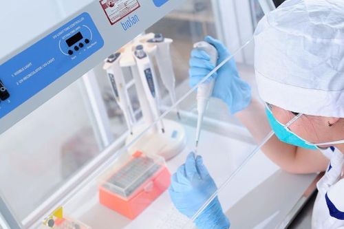 Xét nghiệm ADN, người đàn ông bàng hoàng '3 bố con không cùng huyết thống'
