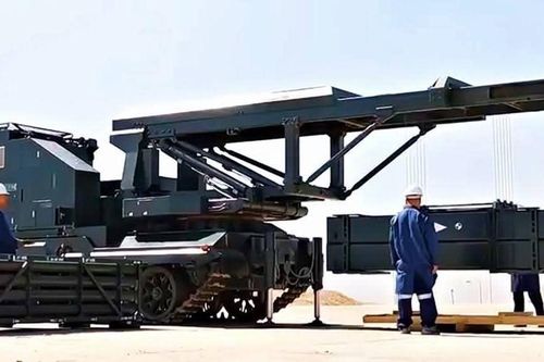 Pháo phản lực RAD'A 300 đa cỡ nòng tầm bắn 300km, phóng được cả tên lửa đạn đạo