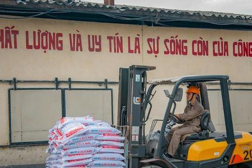 Doanh nghiệp phân bón lâu đời đối mặt khả năng hủy tư cách công ty đại chúng
