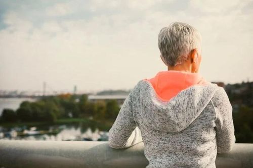 Cách cholesterol tốt có thể ảnh hưởng đến nguy cơ mắc bệnh Alzheimer