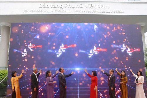 Triển lãm 200 tư liệu, hiện vật về 'Nghĩa tình thủy chung' Việt Nam-Cuba