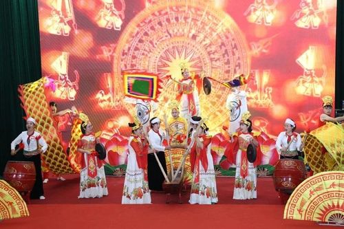 Tôn vinh và động viên các tập thể, đội ngũ tuyên truyền viên dân số