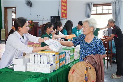 Đồng bộ nhiều biện pháp nhằm đảm bảo sức khỏe nhân dân sau bão lũ