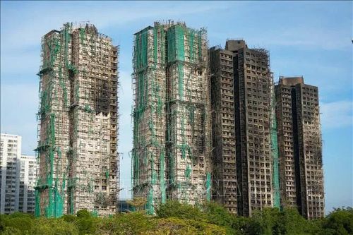 Hong Kong yêu cầu 200 công trình tháo lưới giàn giáo trước 6-12