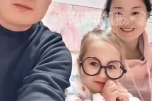 Cặp vợ chồng gây xôn xao khi con gái sinh ra không giống bố mẹ, sự thật đằng sau khiến ai cũng ngỡ ngàng