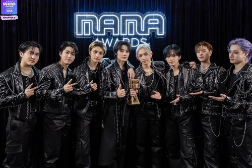 Thấy gì từ chiến thắng của Stray Kids và ENHYPEN tại MAMA 2025?