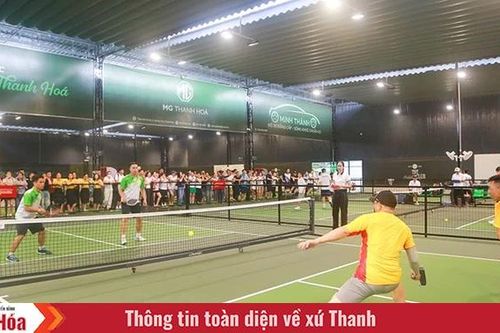 Pickleball 'xâm chiếm' tennis