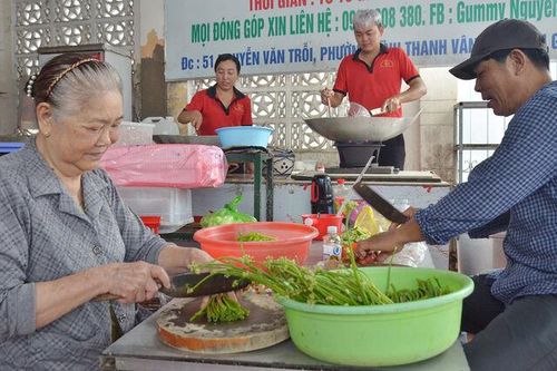 Tự tạo niềm vui tuổi xế chiều