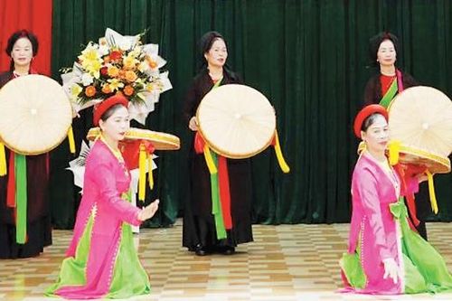 Truyền dạy dân ca quan họ tại phường Quế Võ