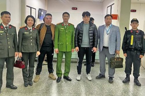 Công an tỉnh Bắc Ninh bắt, bàn giao đối tượng truy nã đỏ của Interpol cho Hàn Quốc