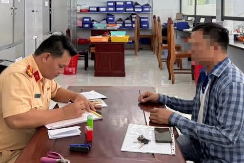 Xử lý tài xế xe đầu kéo vì chuyển làn đột ngột gây nguy hiểm trên quốc lộ 13