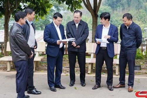 Đồng chí Phó Chủ tịch UBND tỉnh kiểm tra việc phân định vùng đồng bào dân tộc thiểu số và miền núi giai đoạn 2026-2030