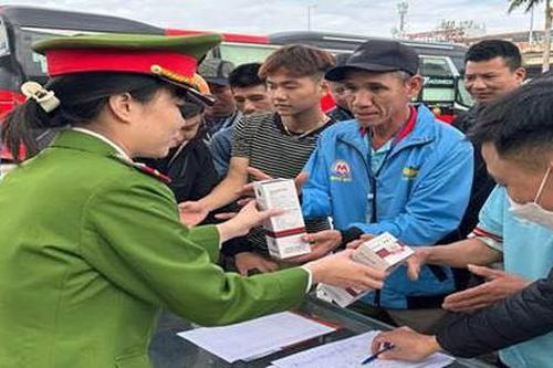 Hà Nội: Khen thưởng đột xuất các cá nhân có thành tích xuất sắc trong phòng chống tội phạm