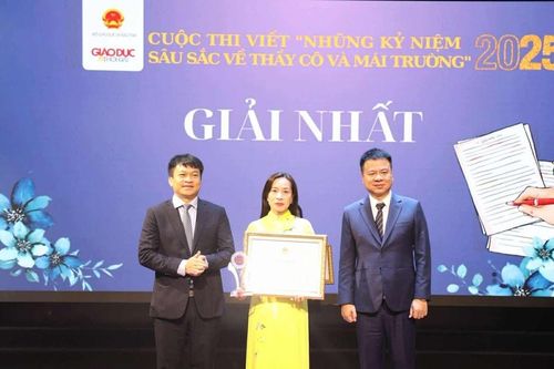 Trao giải cuộc thi viết 'Những kỷ niệm sâu sắc về thầy cô và mái trường' năm 2025