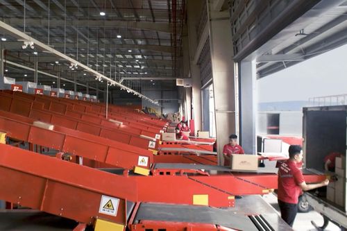 Thu 1.082 tỷ đồng thuế VAT từ hàng hóa trị giá thấp