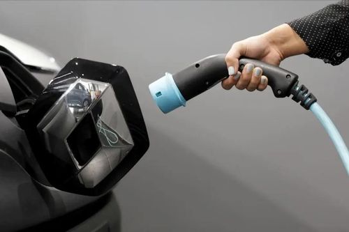 Trung Quốc dẫn đầu thị trường pin xe điện toàn cầu