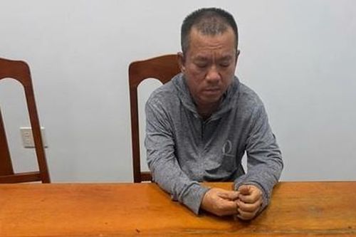 Nhân viên quán ăn tham lam chiếm đoạt giỏ xách có tiền và vàng của người bỏ quên