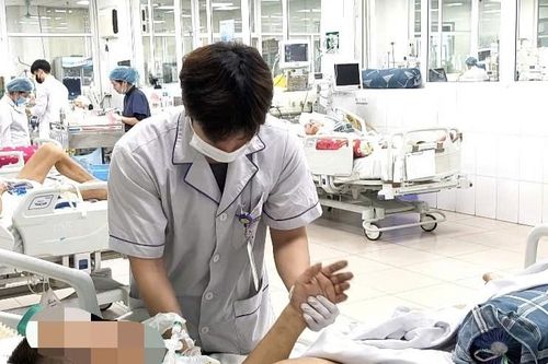 Sốt không dứt sau cúm A, người đàn ông phát hiện nhiễm nấm nguy hiểm