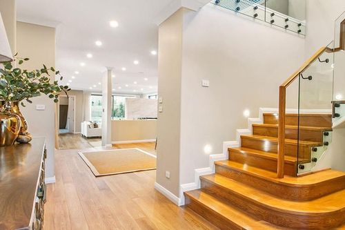 Cầu thang phạm Trung cung ảnh hưởng thế nào đến vượng khí của gia chủ