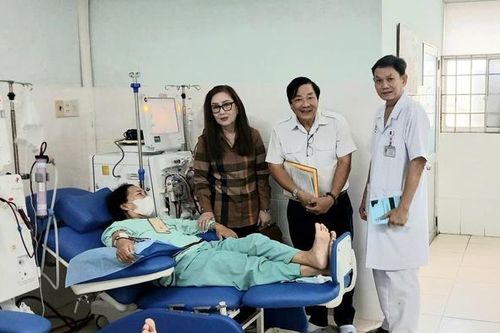 Khi trái tim người thầy thuốc kết nối yêu thương cho bệnh nhân thận