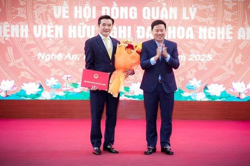 Bệnh viện Hữu nghị Đa khoa Nghệ An vinh danh Phó Giáo sư, Tiến sĩ, Bác sĩ Quế Anh Trâm