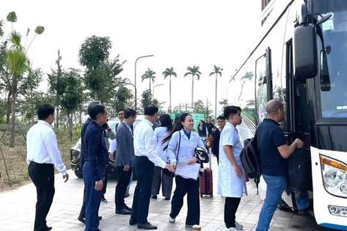 Hình ảnh lực lượng y tế Hải Phòng lên đường hỗ trợ Đắk Lắk khắc phục hậu quả mưa lũ