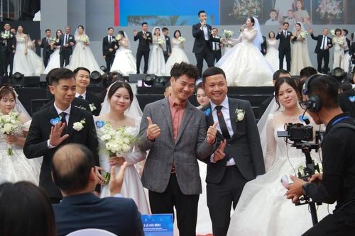 NSND Xuân Bắc làm chủ hôn cho đám cưới tập thể của 80 cặp đôi